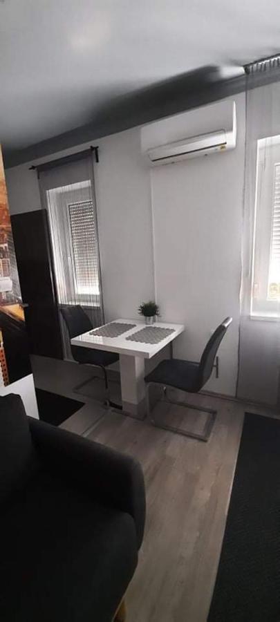 Merey Apartment Szeged Ngoại thất bức ảnh
