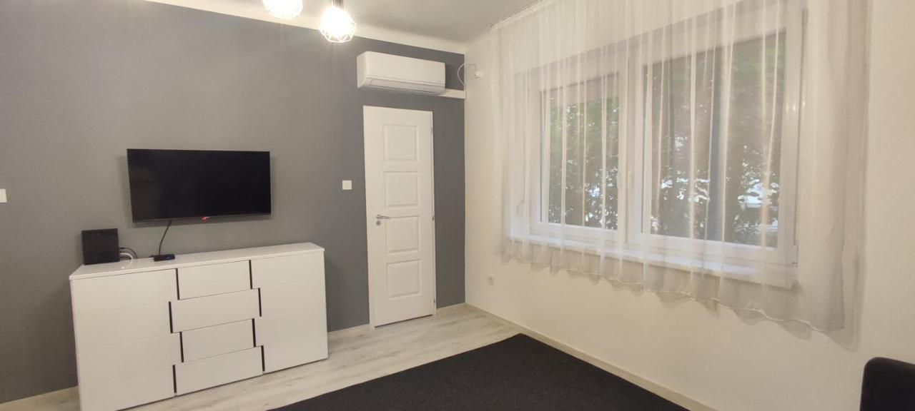Merey Apartment Szeged Ngoại thất bức ảnh