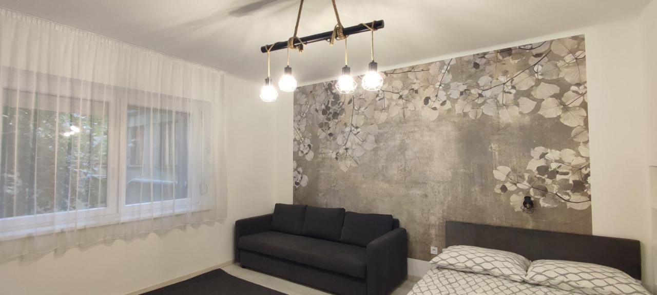 Merey Apartment Szeged Ngoại thất bức ảnh